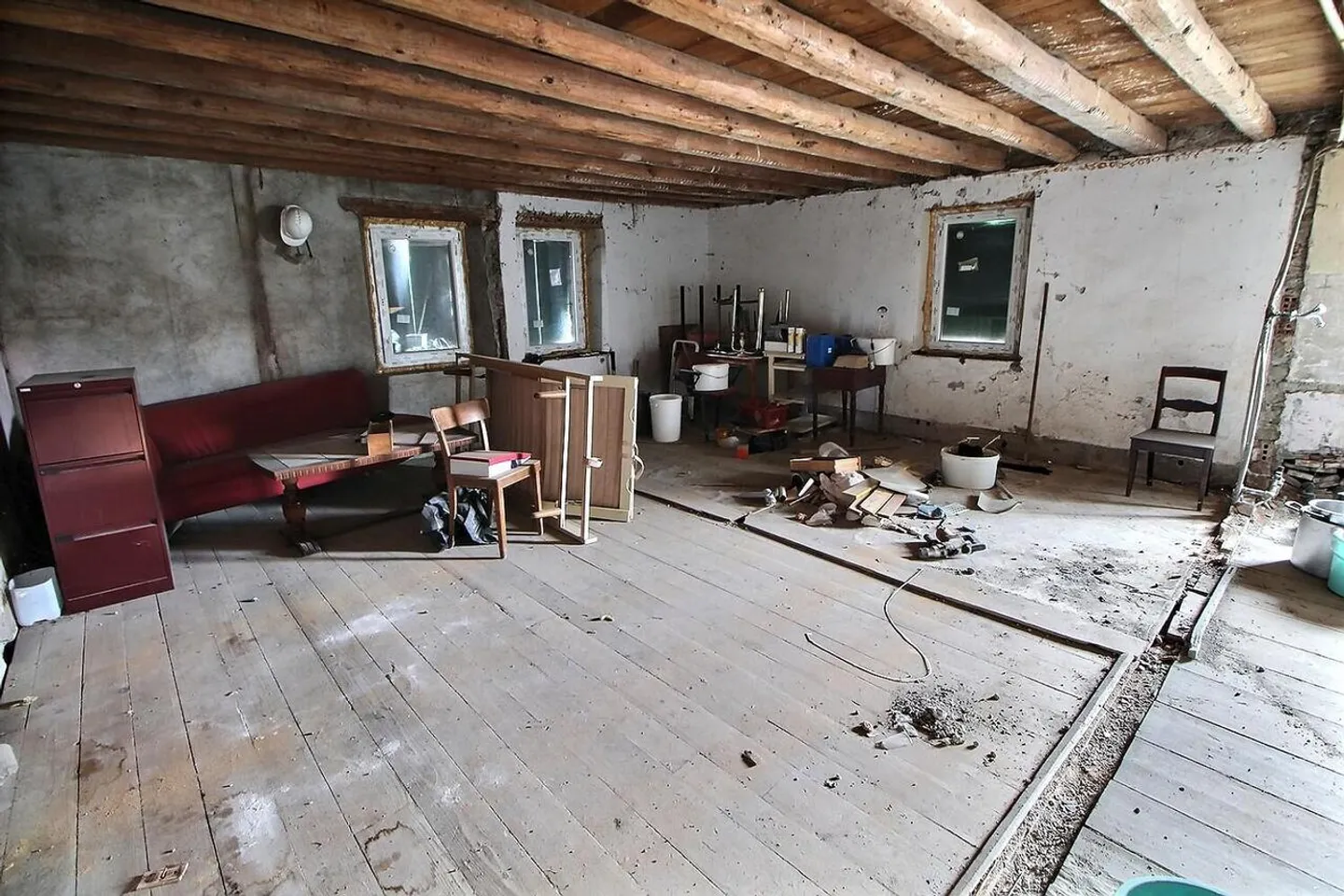 CLASSIC SALE For complete renovation - Photo 5 of 10