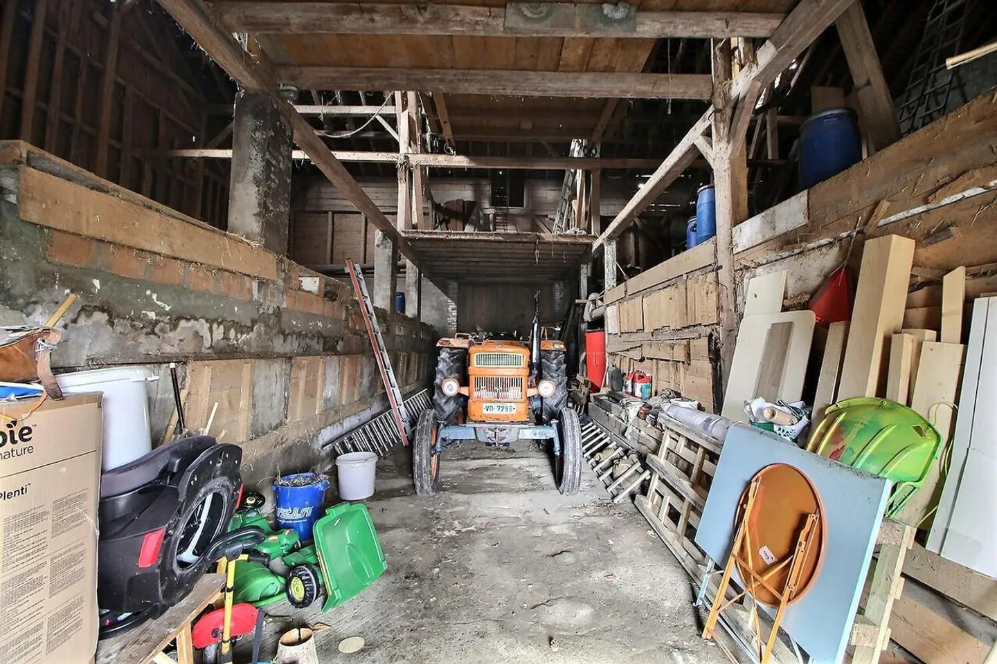 CLASSIC SALE For complete renovation - Photo 9 of 10