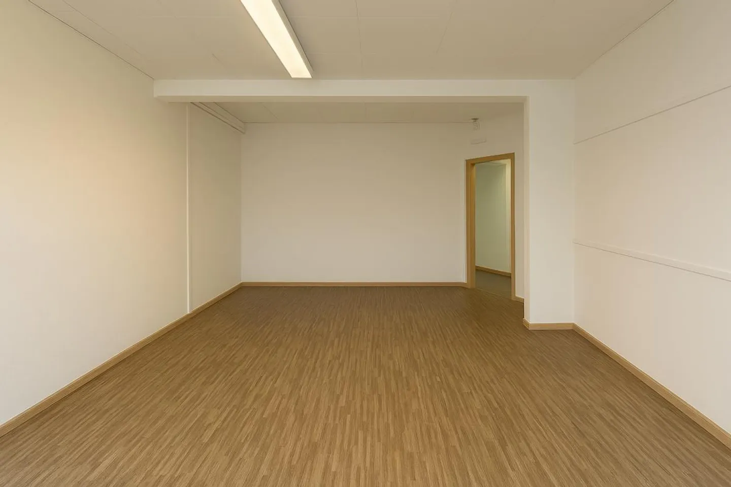 117 m2 office just steps from Lausanne train station - Photo 2 of 5