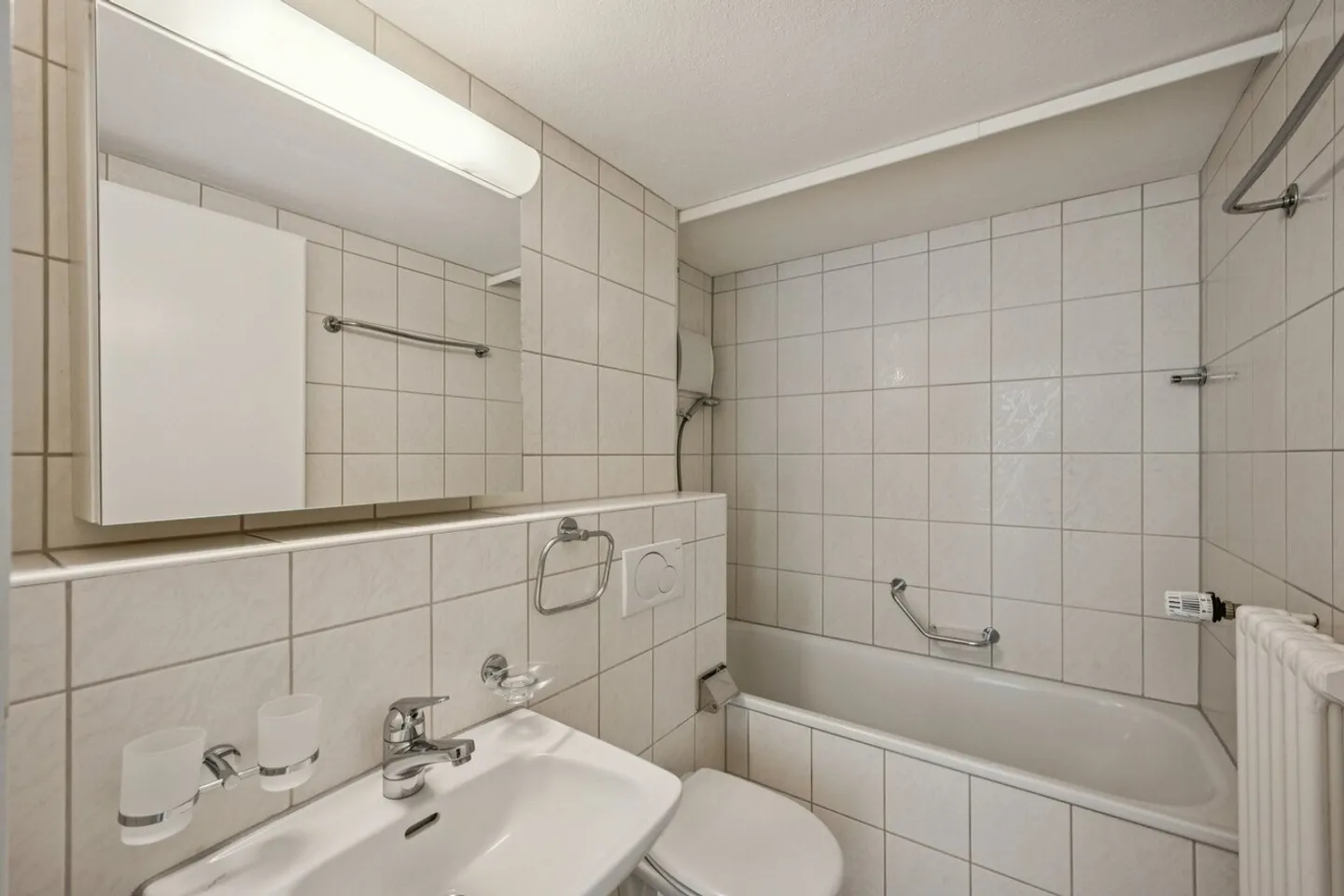 Apartment for rent - Photo 4 of 8