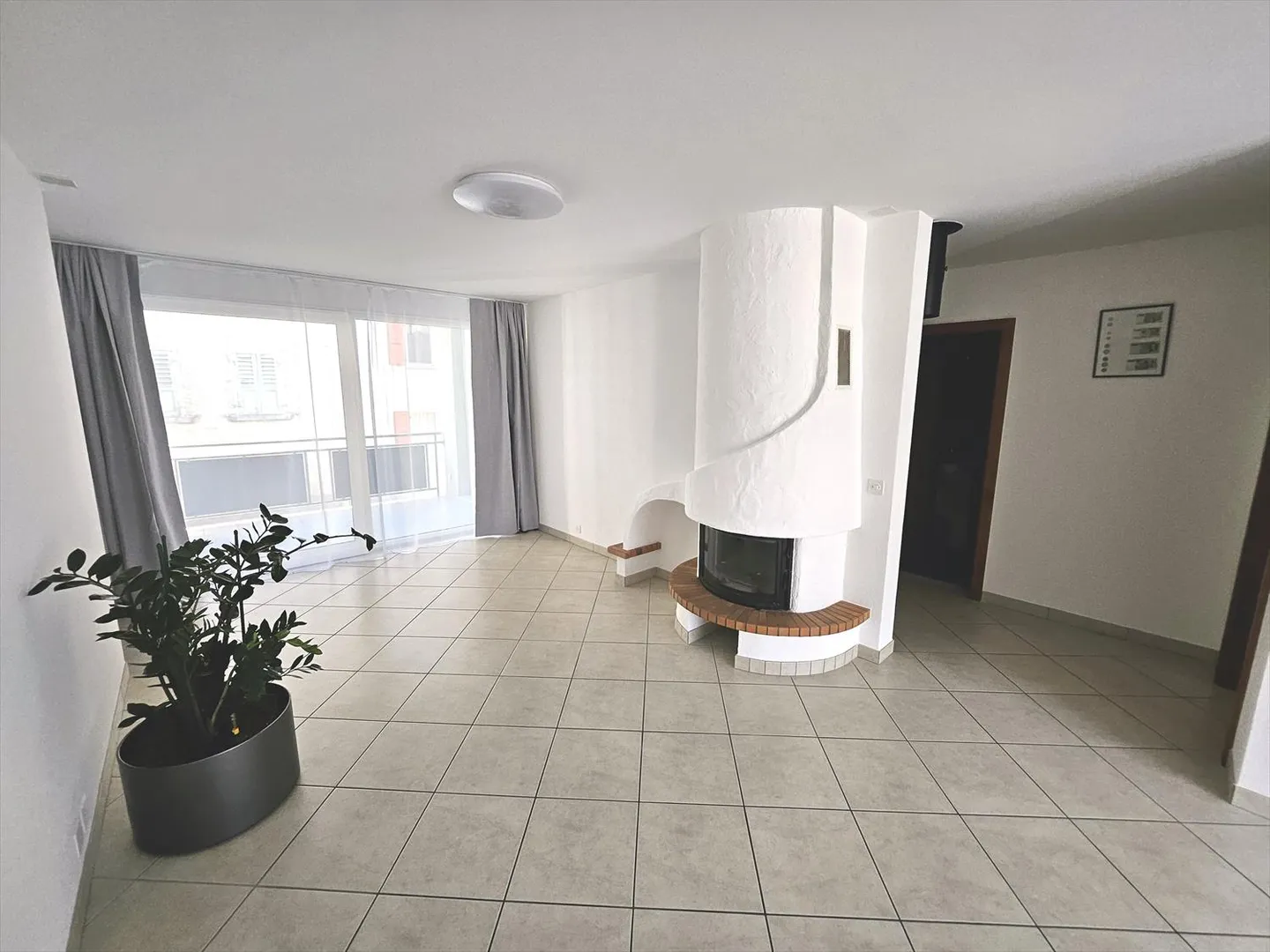 « Geräumig und helles 4.5-Zimmer-Apartment » - Foto 2 von 9