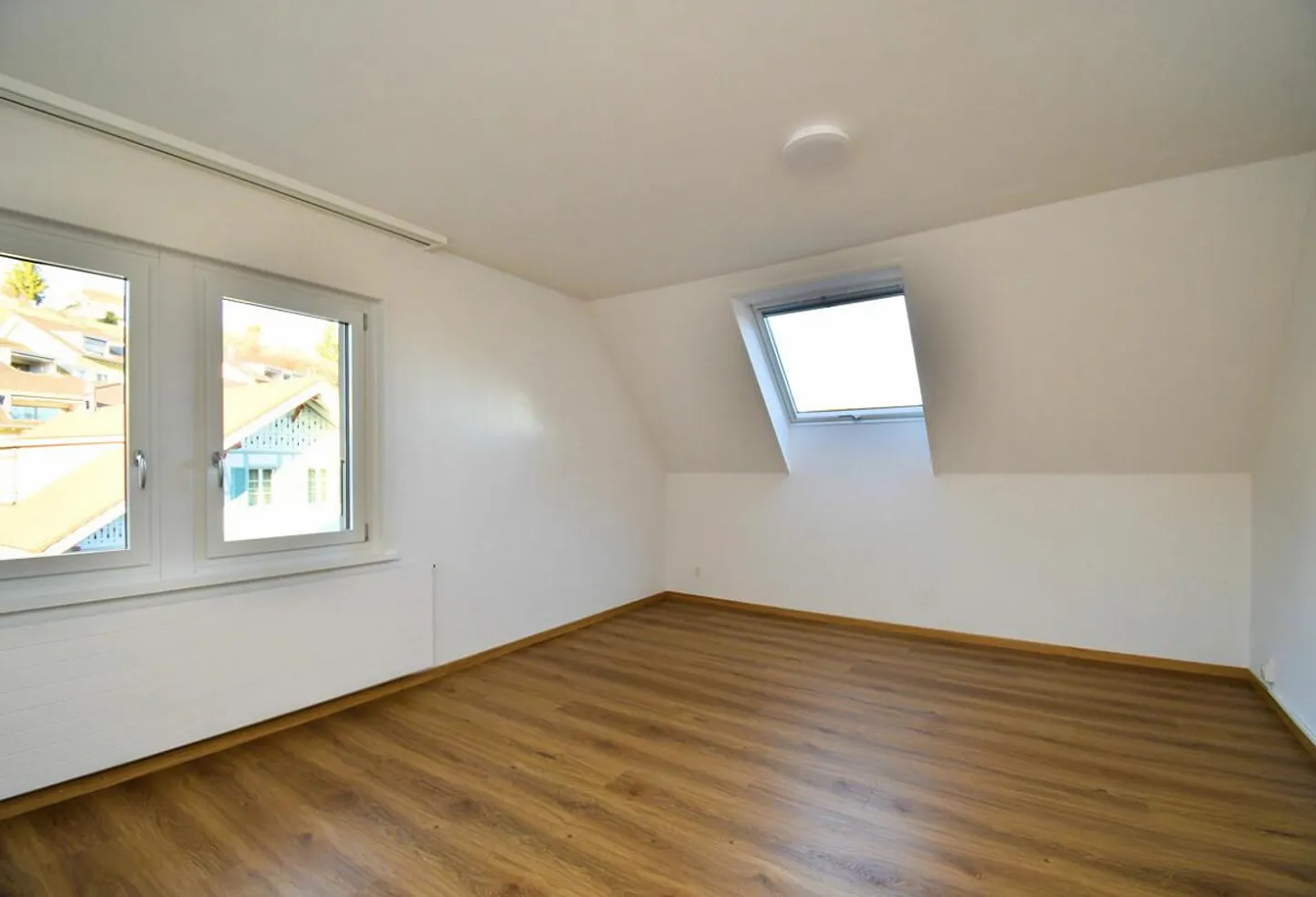 Renovierte und helle Wohnung zu vermieten. - Foto 2 von 9