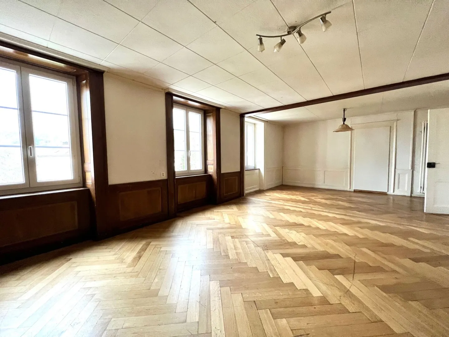 Superbo edificio con un ottimo rendimento - Foto 4 di 15