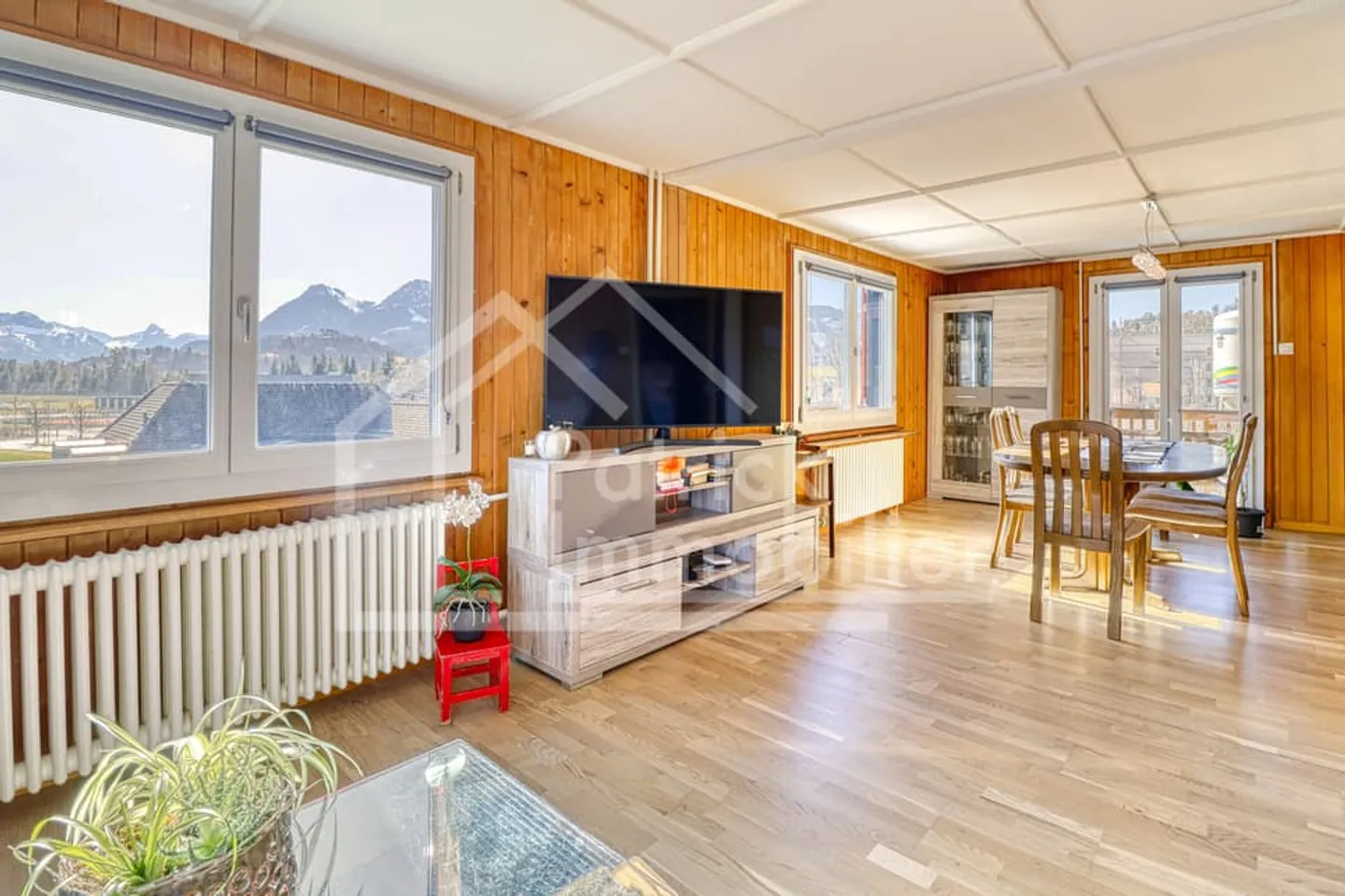 Charming Chalet with Mountain View - Photo 4 of 13