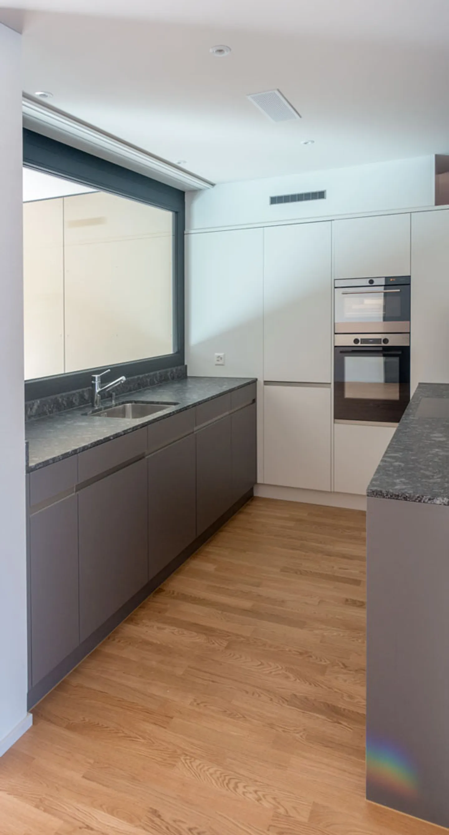 Modern apartment in family-friendly development in a good location - Photo 8 of 13