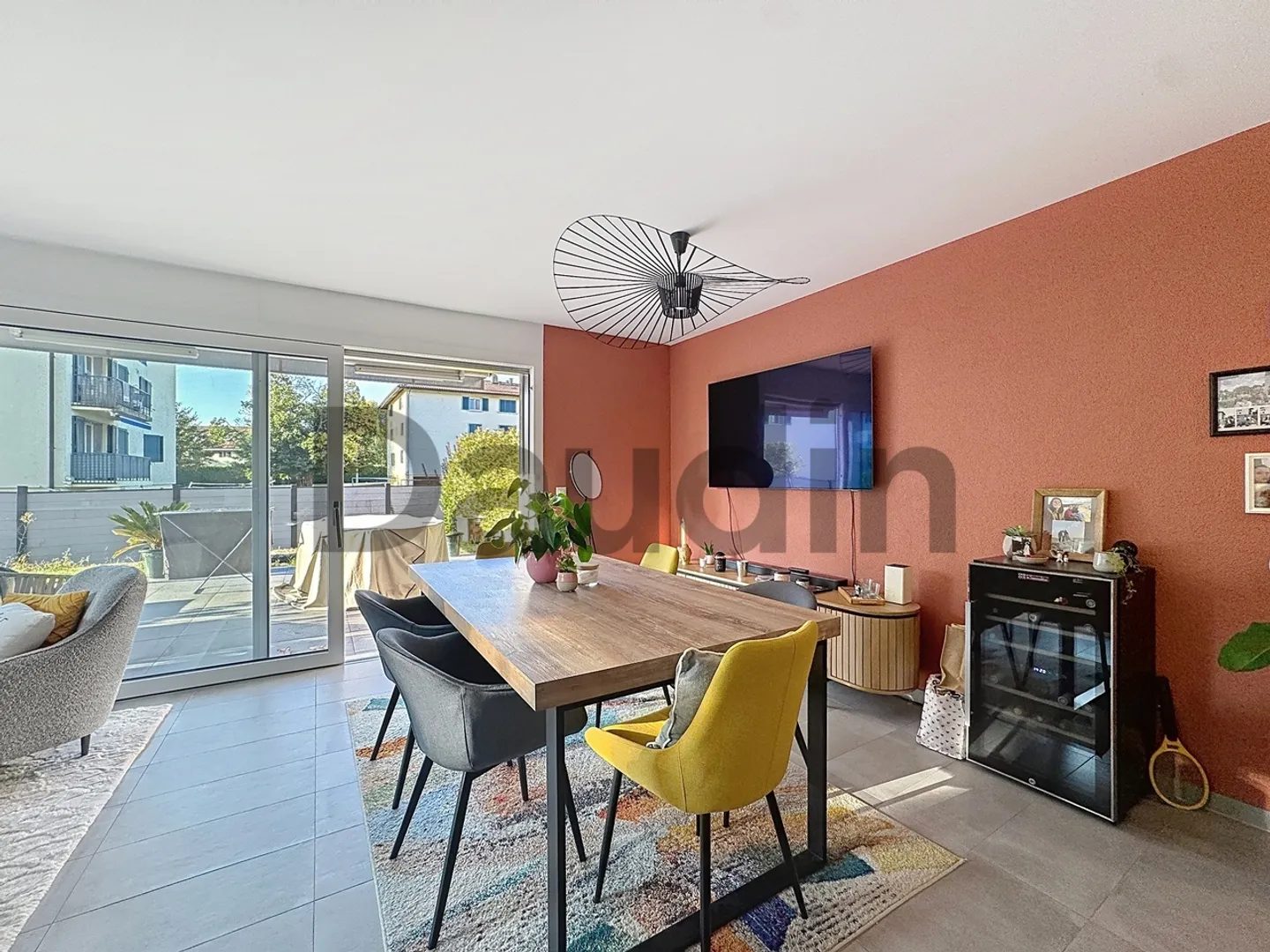Garden-level apartment near the shores of Lake Geneva - Photo 3 of 8