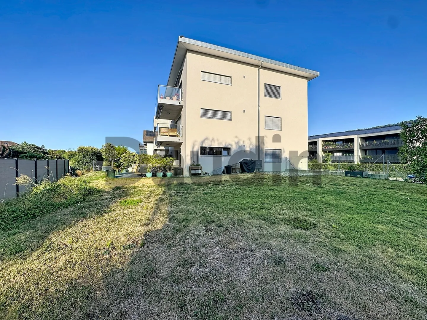Garden-level apartment near the shores of Lake Geneva - Photo 8 of 8