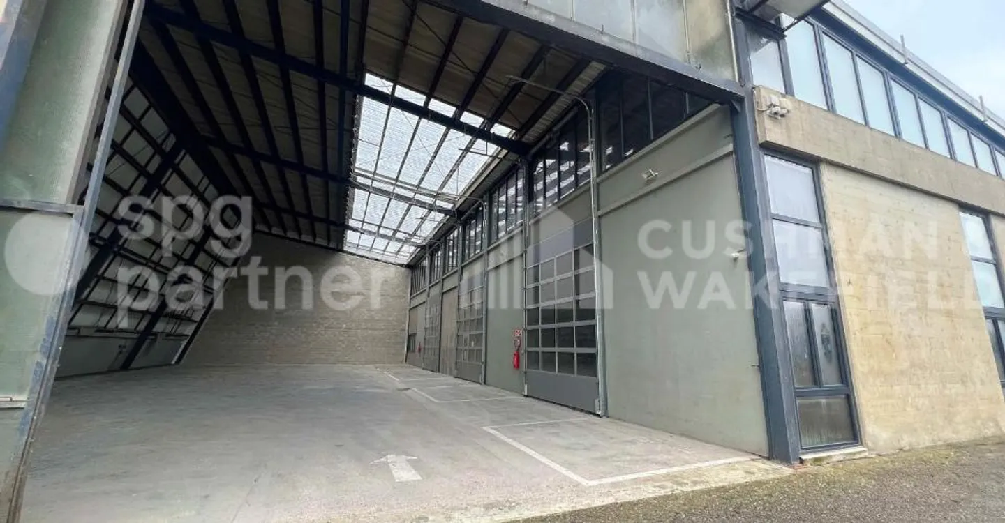 Große Industriefläche von 2.390 m² | Selten in Genf | Sofort verfügbar - Foto 5 von 12