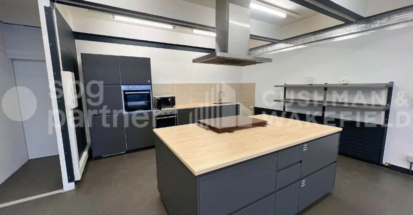 Große Industriefläche von 2.390 m² | Selten in Genf | Sofort verfügbar - Foto 9 von 12