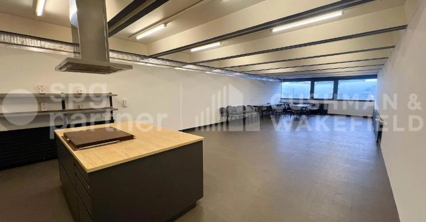 Große Industriefläche von 2.390 m² | Selten in Genf | Sofort verfügbar - Foto 10 von 12