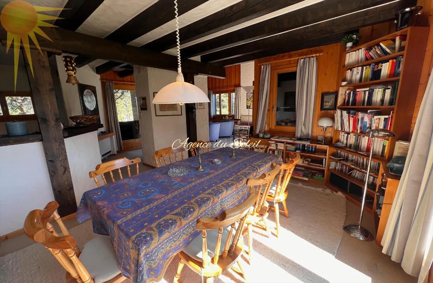 Ideal for a family, this beautiful and spacious chalet, 5 minutes by car from the center of the station! - Photo 7 of 13