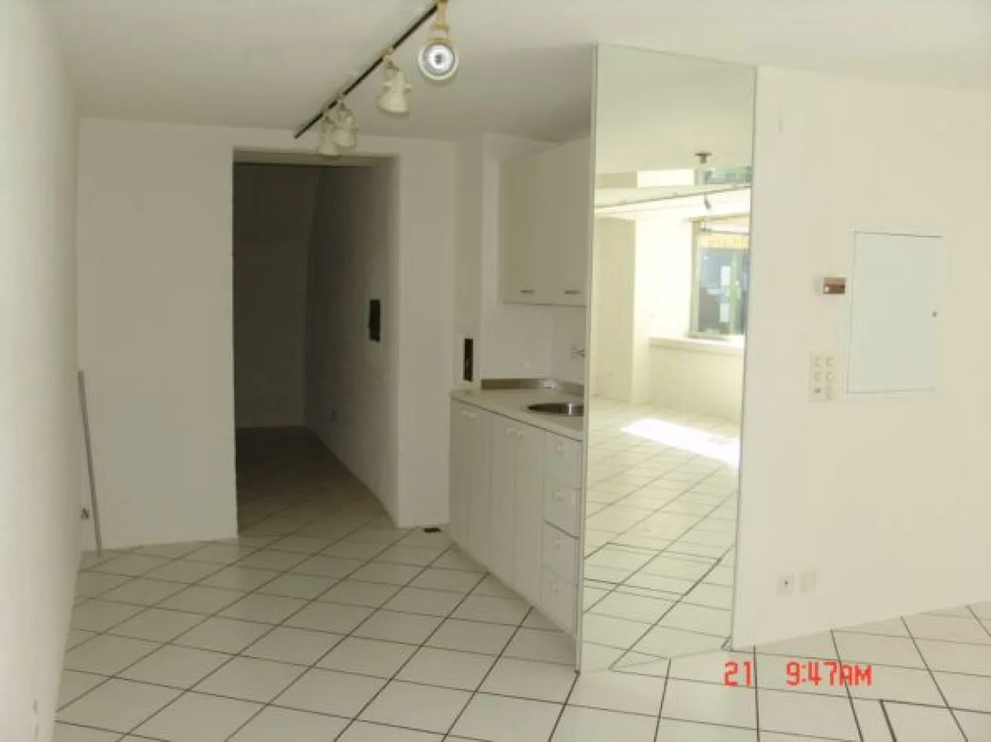 Espace de vente au rez-de-chaussée - Photo 3 sur 5