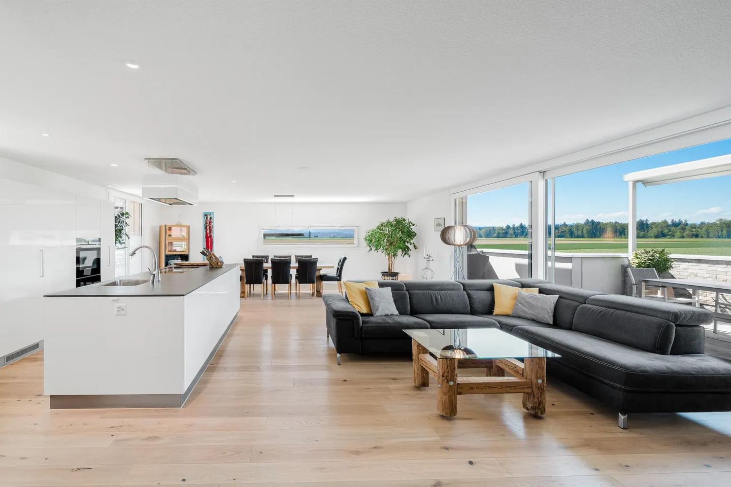 Oasi attico esclusiva con 167 m² di superficie abitabile e 108 m² di terrazze panoramiche - Foto 2 di 26