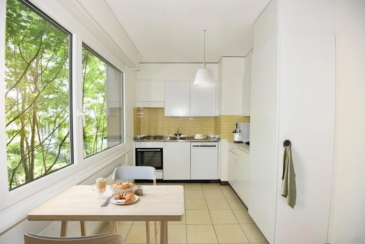 3 rooms in a quiet neighborhood - Photo 3 of 8