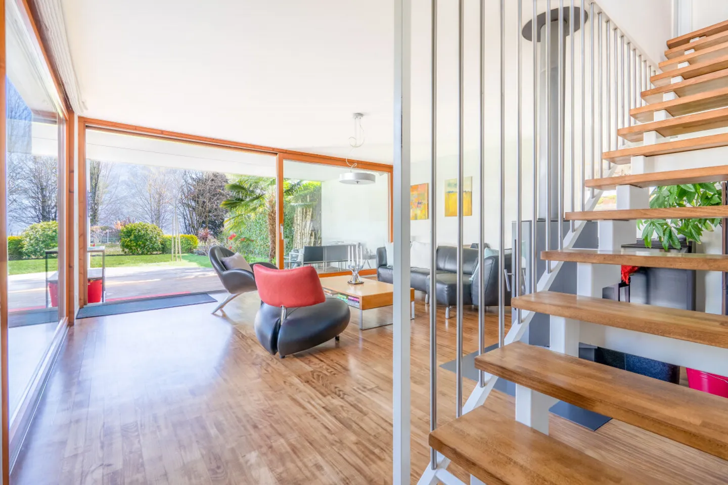 AN IDEAL LOCATION BETWEEN LAKE AND VINES - Photo 3 of 9