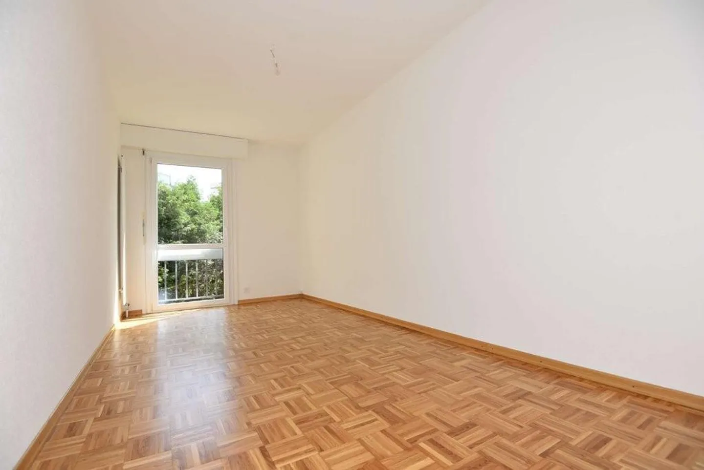 3 rooms in a quiet neighborhood - Photo 7 of 8