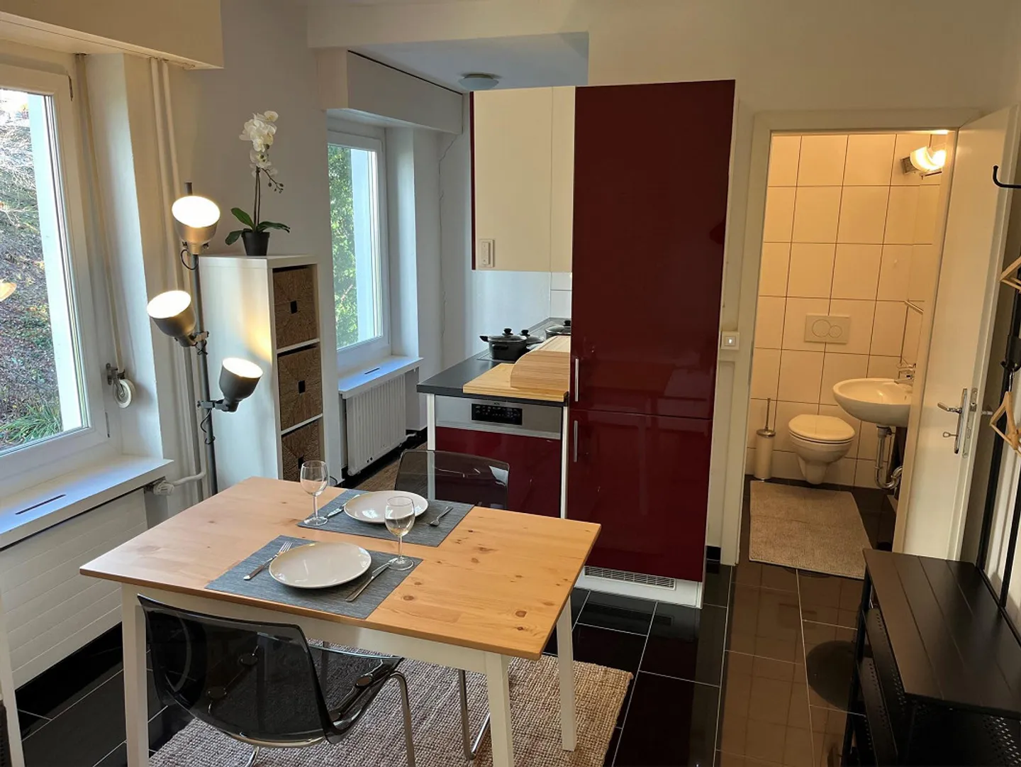 Compact, central et meublé - parfait pour les étudiants ! - Photo 3 sur 6