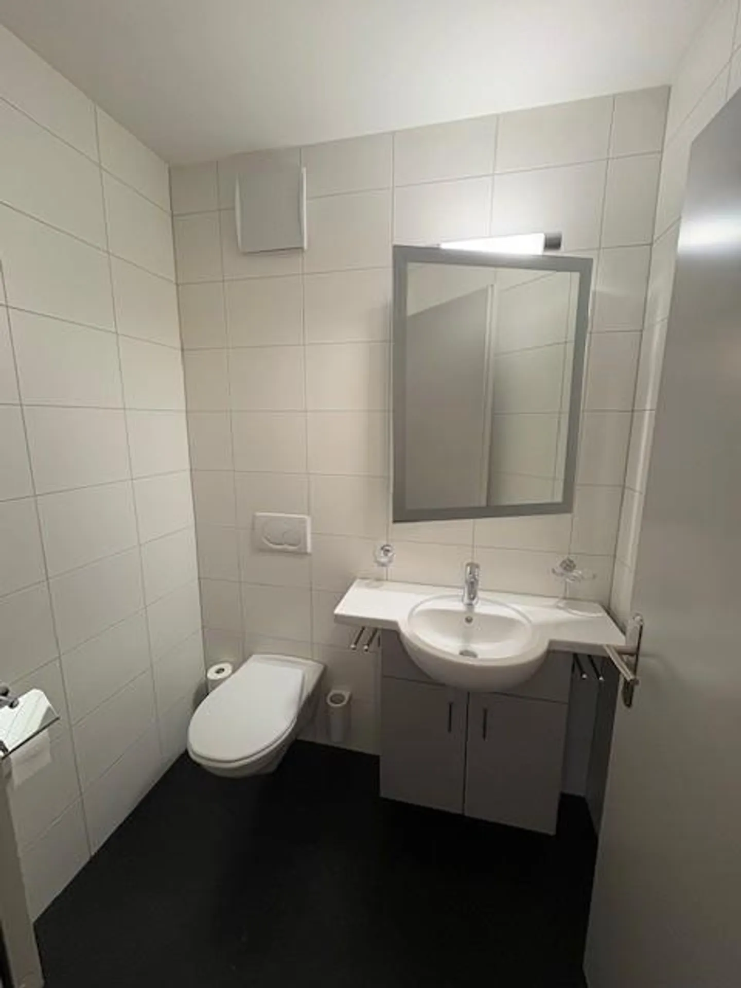 Spazio ufficio in una posizione centrale - Foto 4 di 9
