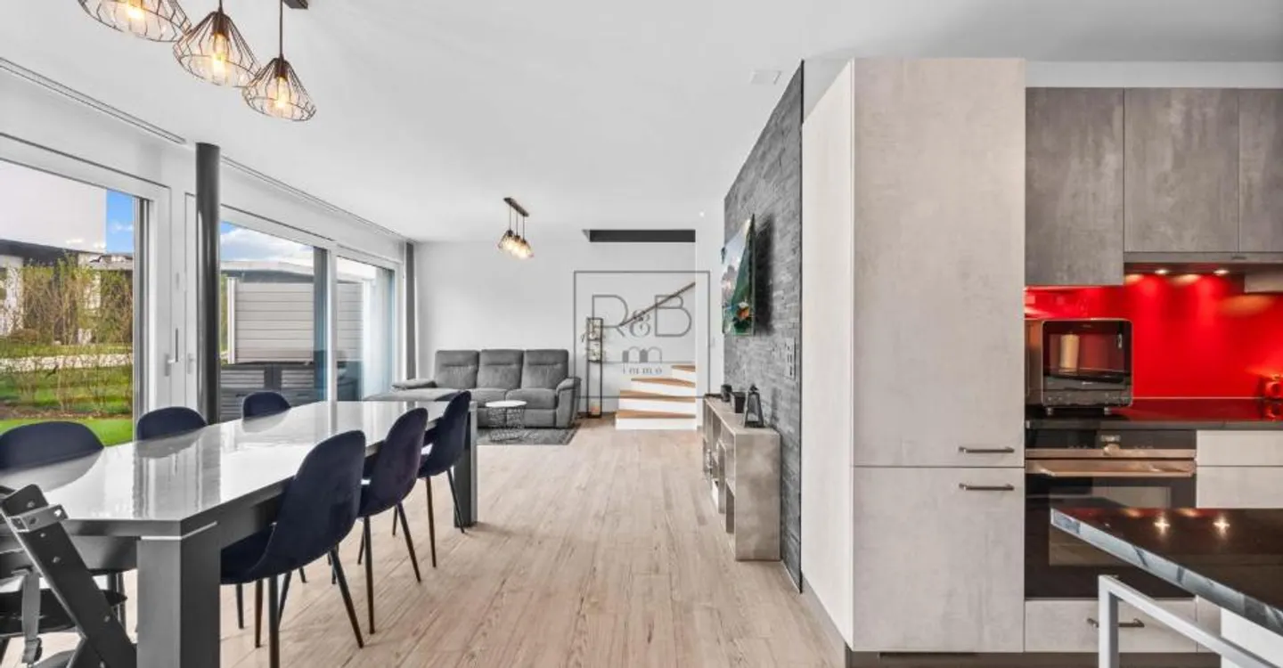 Maison Familiale Moderne avec Jardin - Photo 3 sur 8