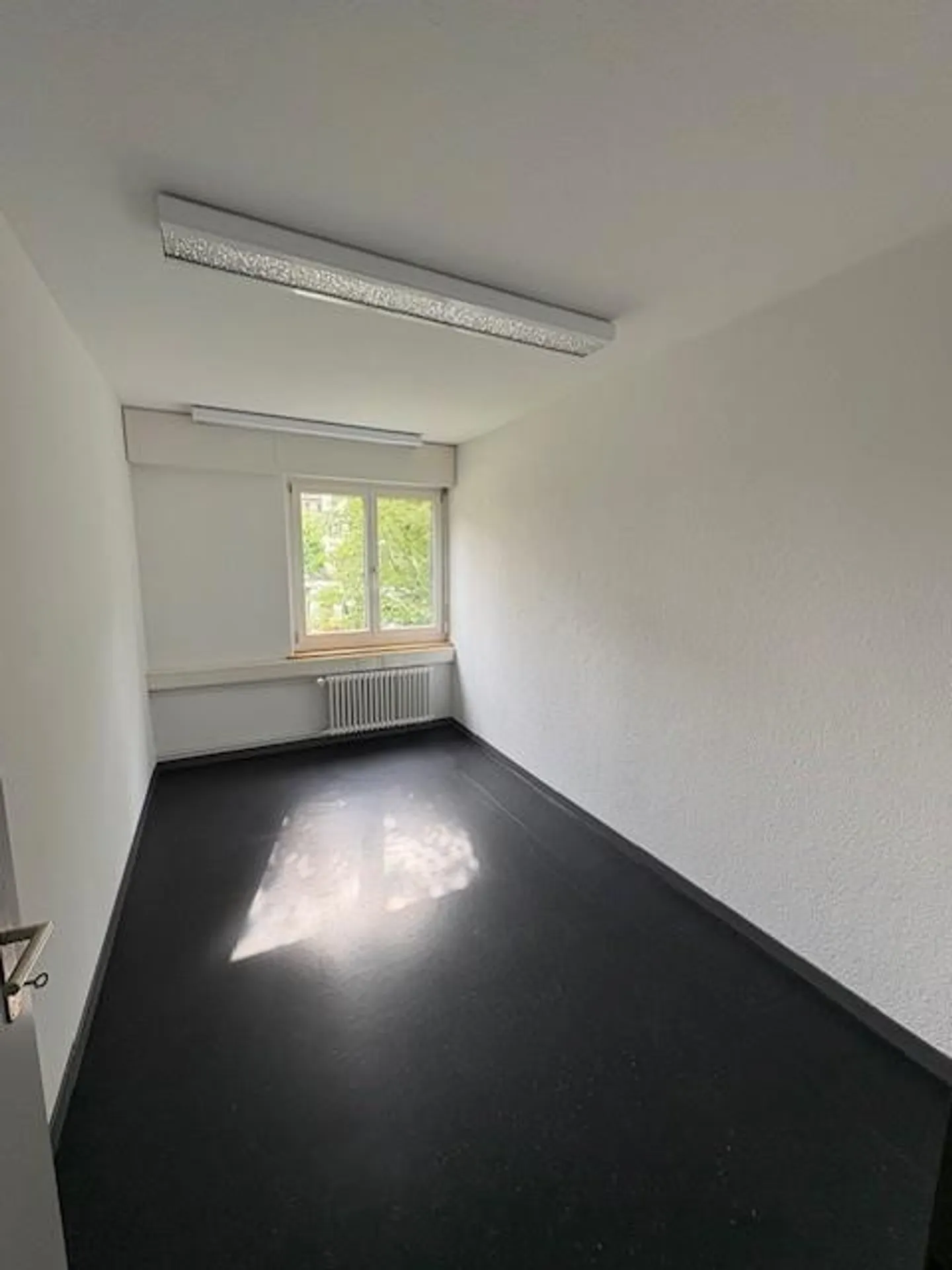 Spazio ufficio in una posizione centrale - Foto 7 di 9