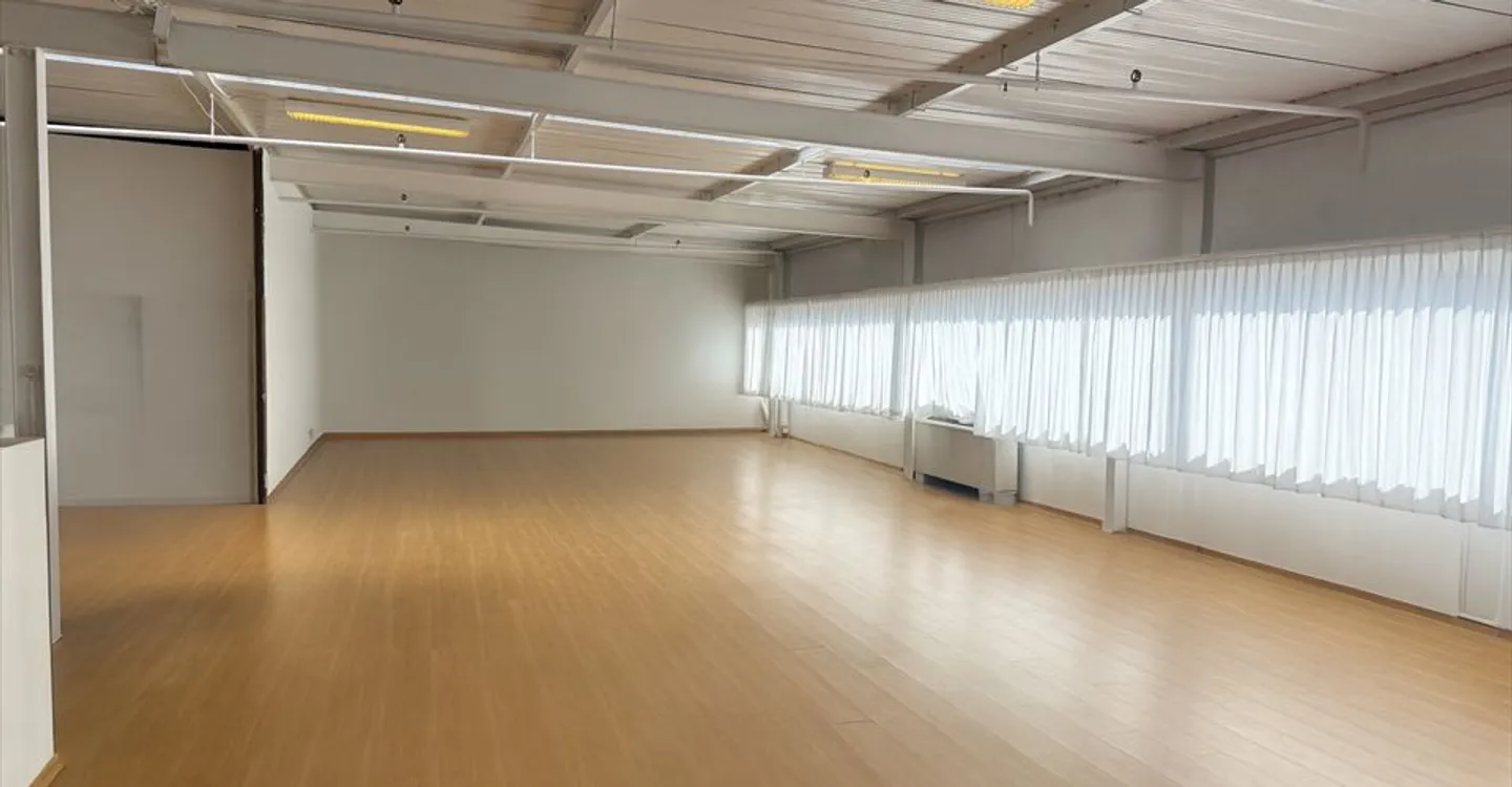 Mischgenutztes Gebäude mieten - Foto 7 von 7