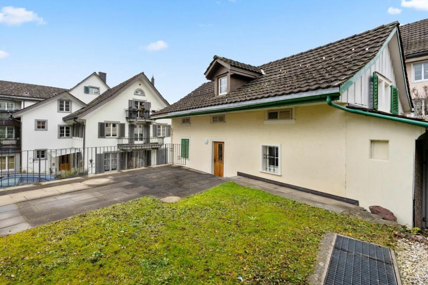 A gem in the best location - including a rare double garage - Photo 3 of 6