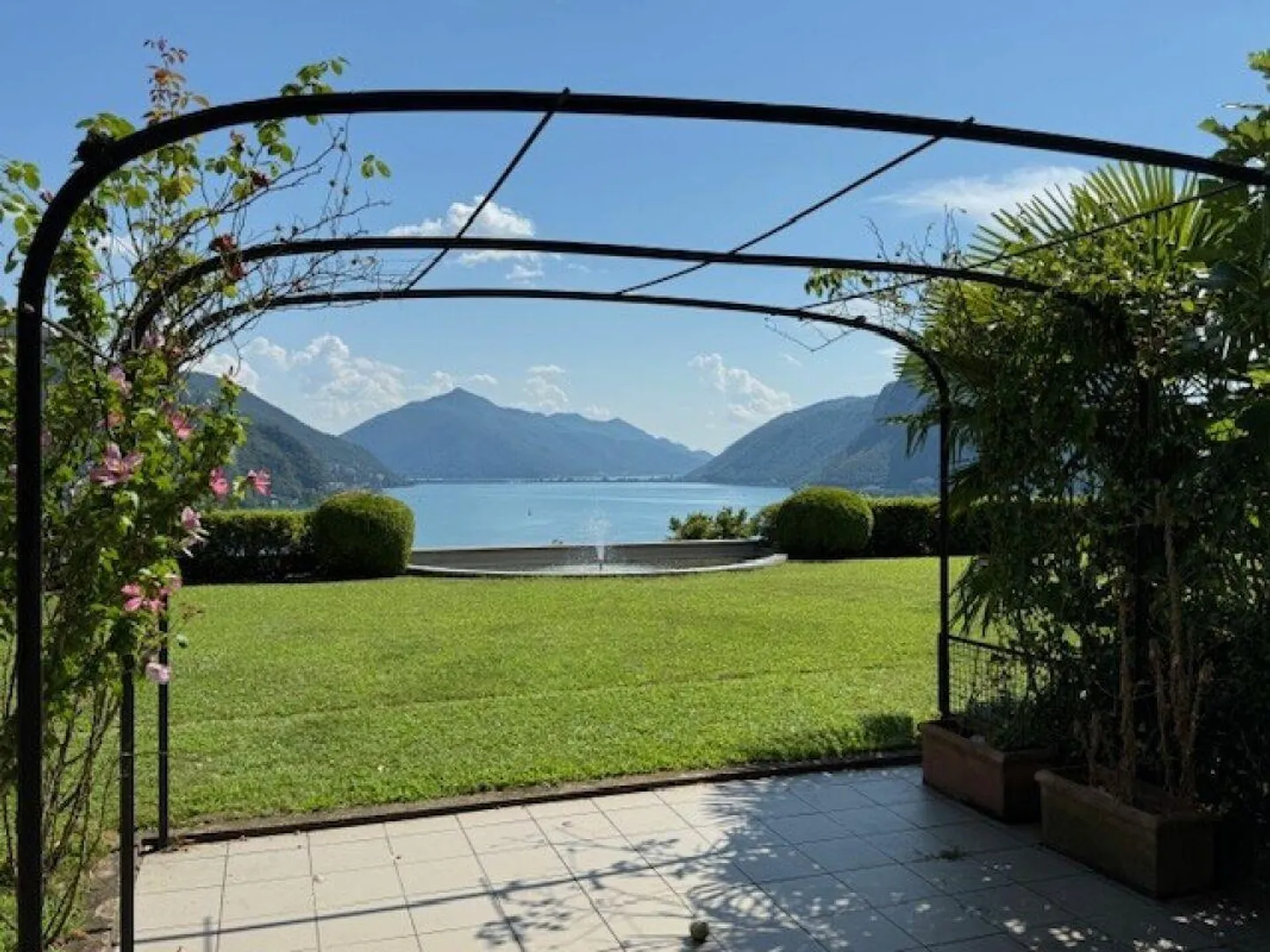 Exclusive location in Castagnola 3.5 rooms - Photo 3 of 16