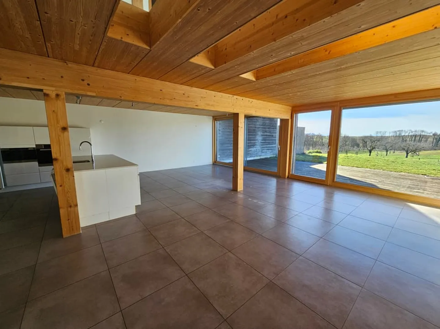 Spacious semi-detached villa - Photo 1 of 10