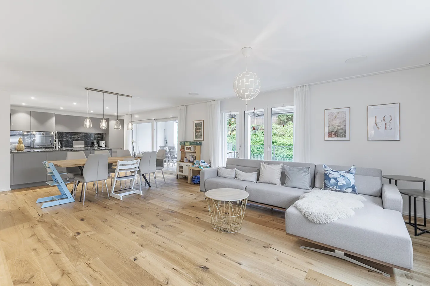 Maison moderne avec jardin pour toute la famille - Photo 2 sur 8