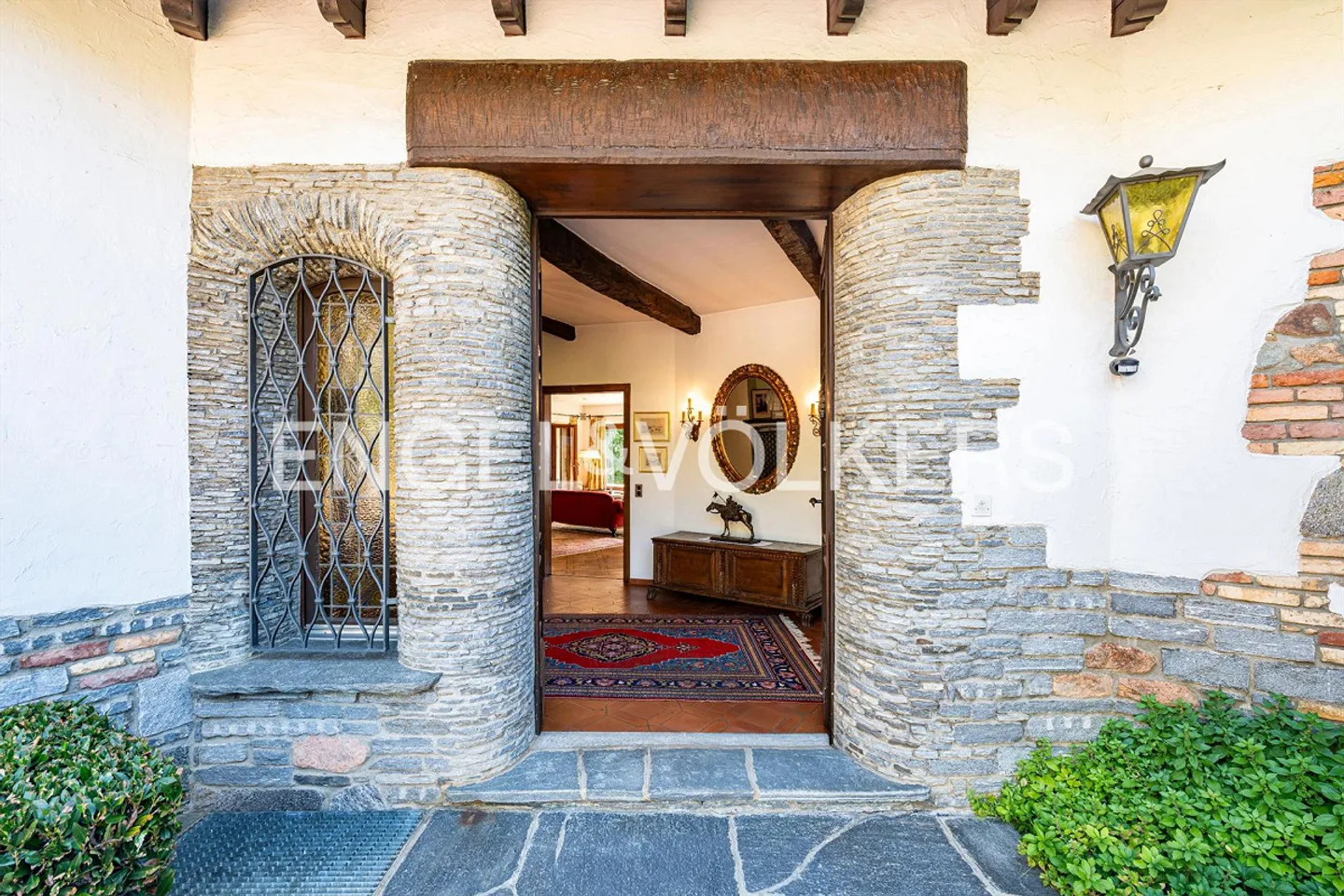 Villa mediterranea esclusiva con piscina e vista libera - Foto 11 di 13