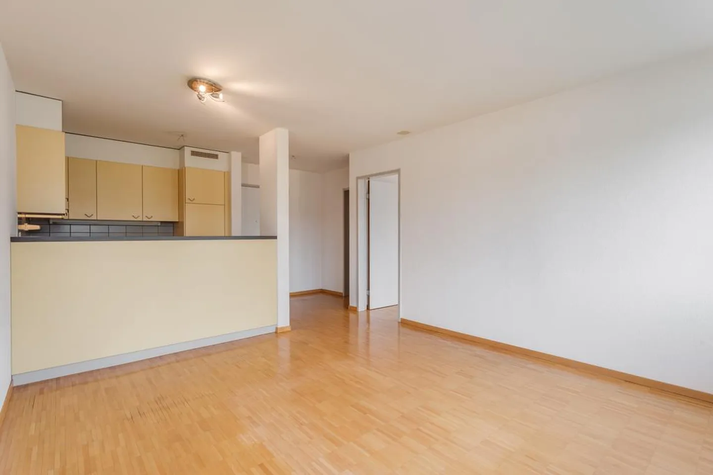 Appartement en ville au coeur d'Emmenbrücke - Photo 3 sur 7