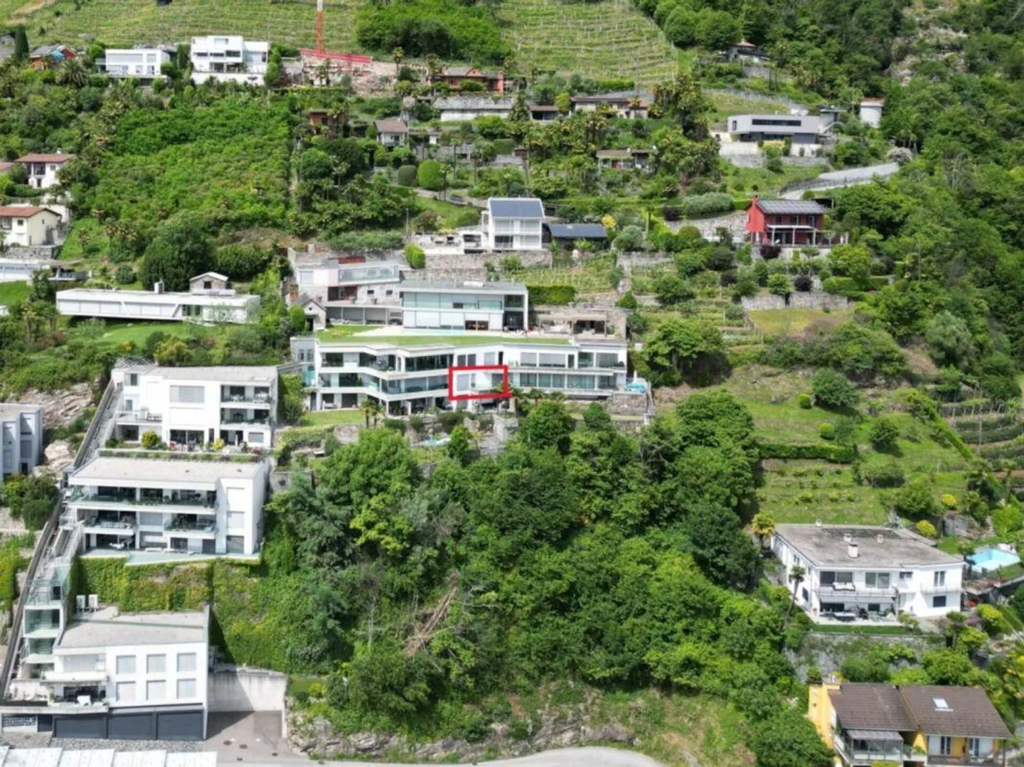 2.5-Room Apartment with Panoramic View - Photo 8 of 8