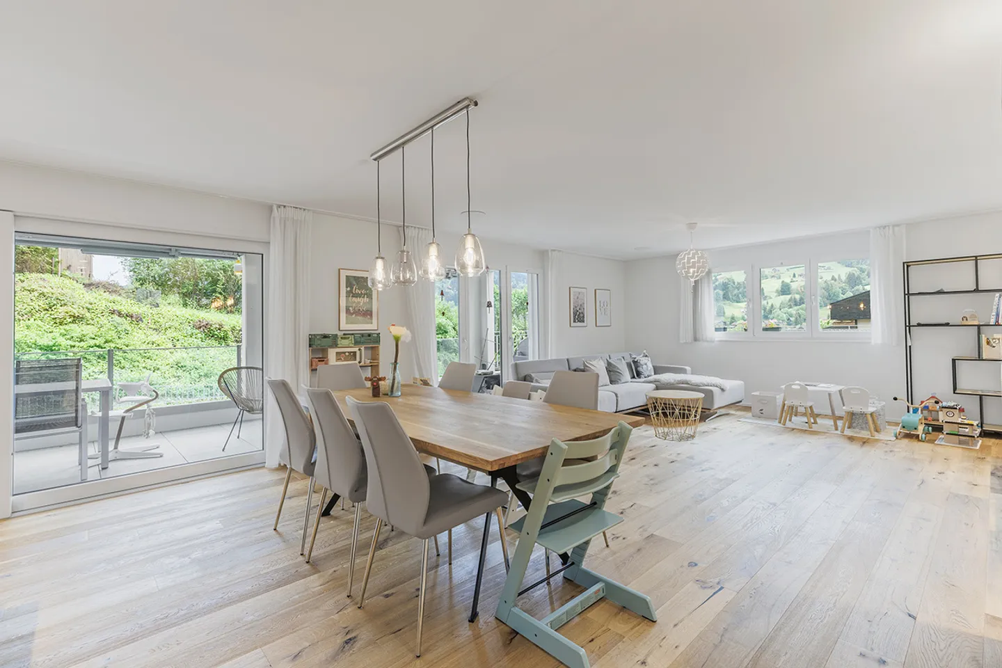 Maison moderne avec jardin pour toute la famille - Photo 1 sur 8