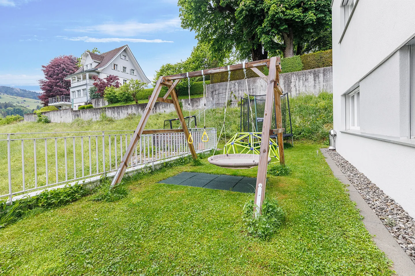 Maison moderne avec jardin pour toute la famille - Photo 5 sur 8