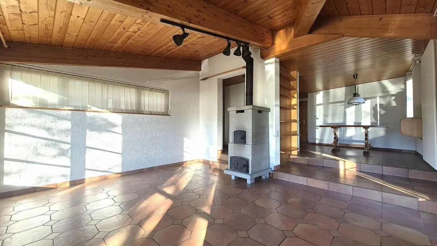 Charming 2.5 rooms with terrace and garage included - Photo 2 of 15