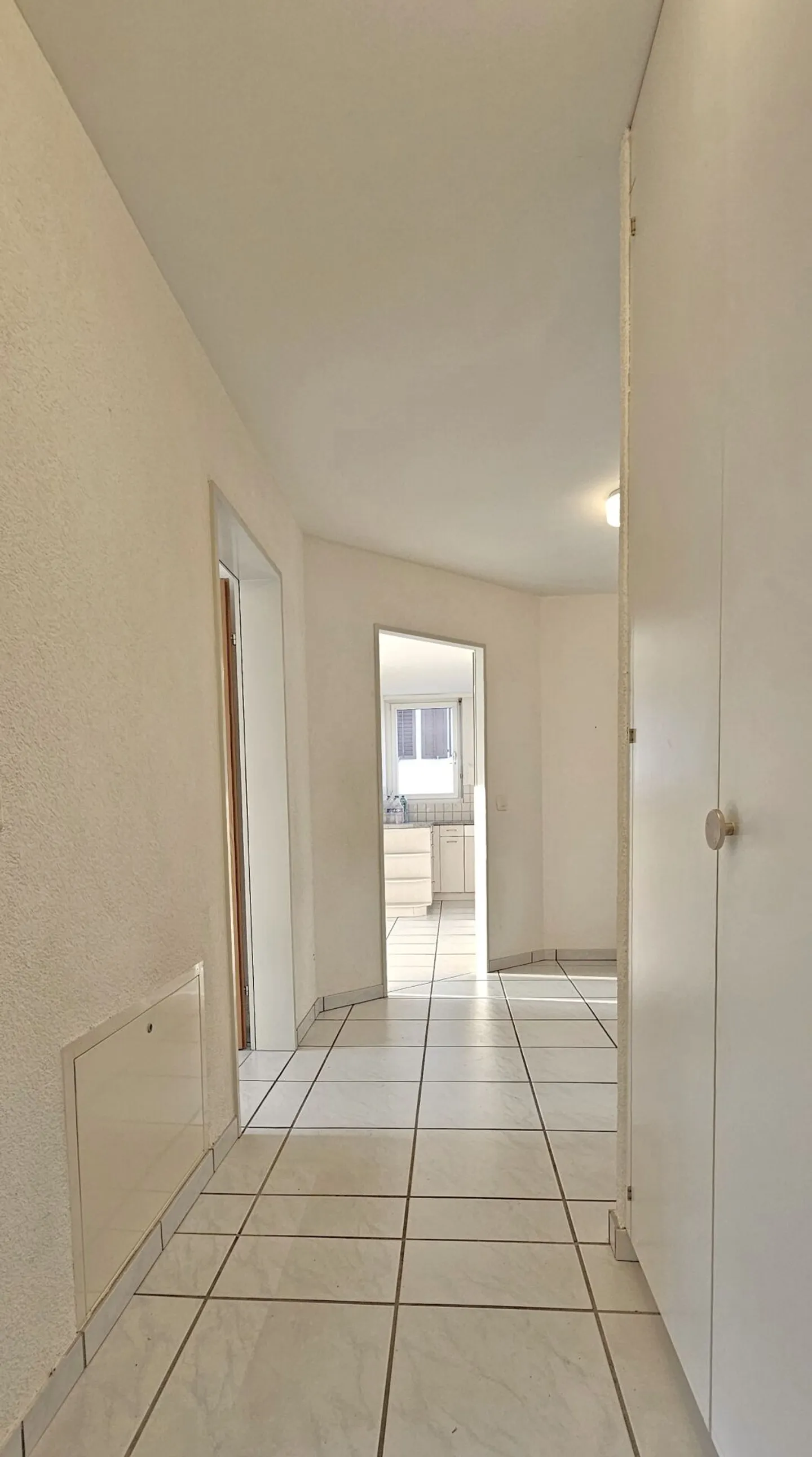 Appartement familial moderne avec balcon ensoleillé et buanderie privée - Photo 8 sur 11