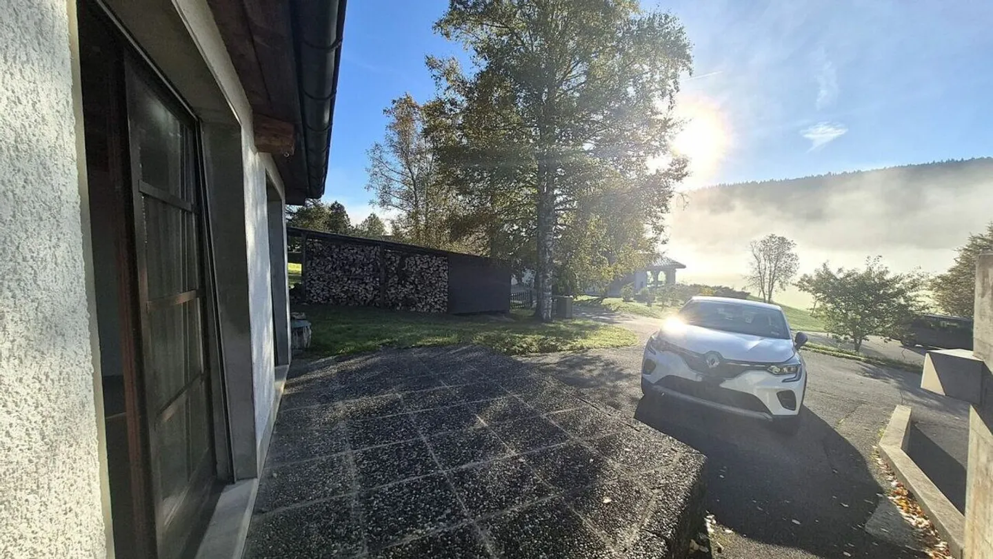 Charming 2.5 rooms with terrace and garage included - Photo 8 of 15
