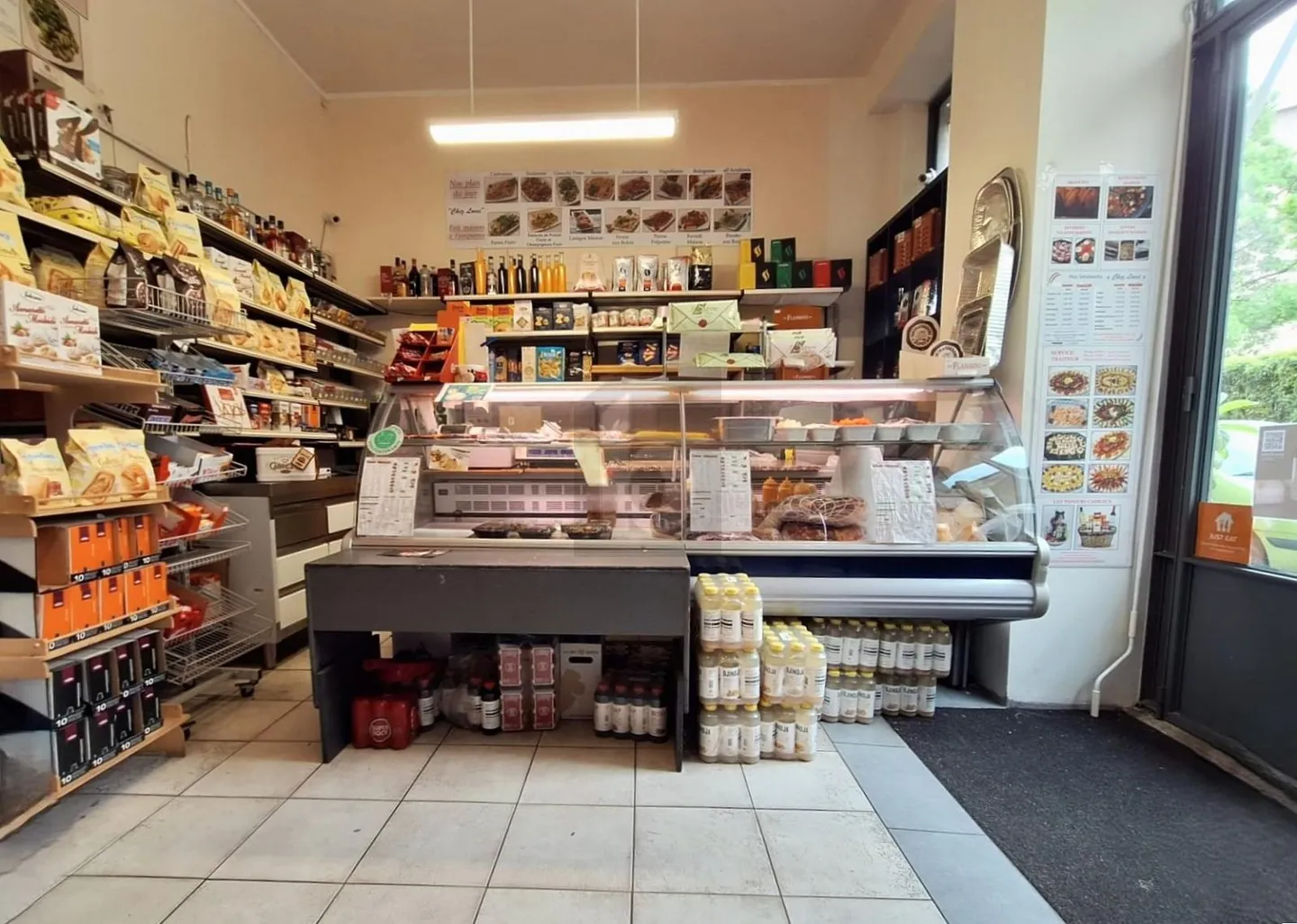 Mischgenutztes Gebäude mieten - Foto 1 von 6