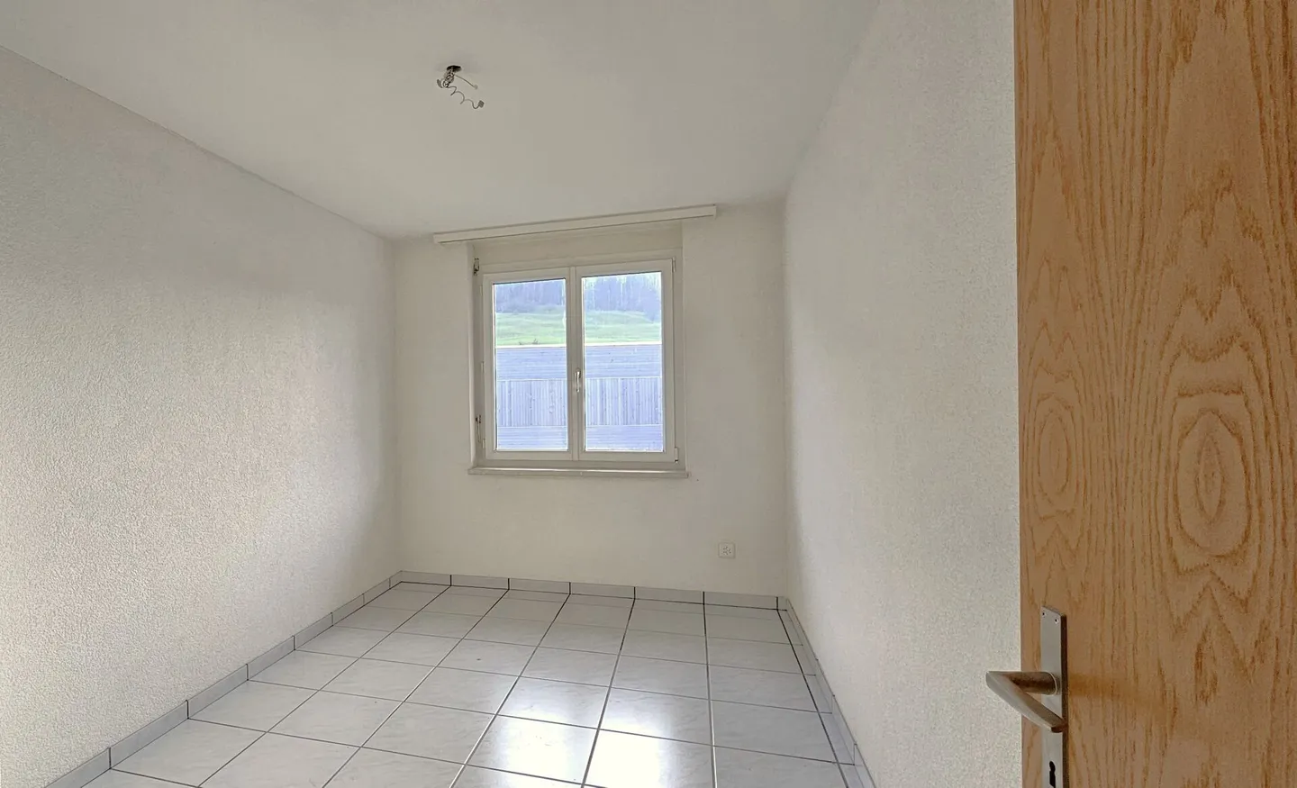 Appartement familial moderne avec balcon ensoleillé et buanderie privée - Photo 11 sur 11