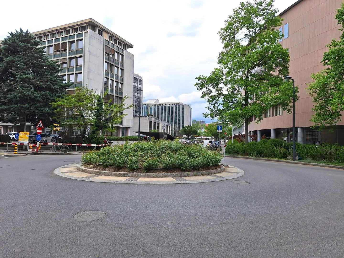 Mischgenutztes Gebäude mieten - Foto 6 von 6