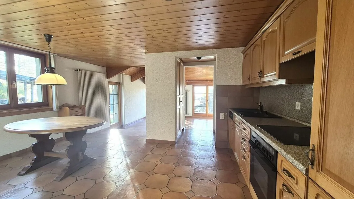 Charming 2.5 rooms with terrace and garage included - Photo 6 of 15