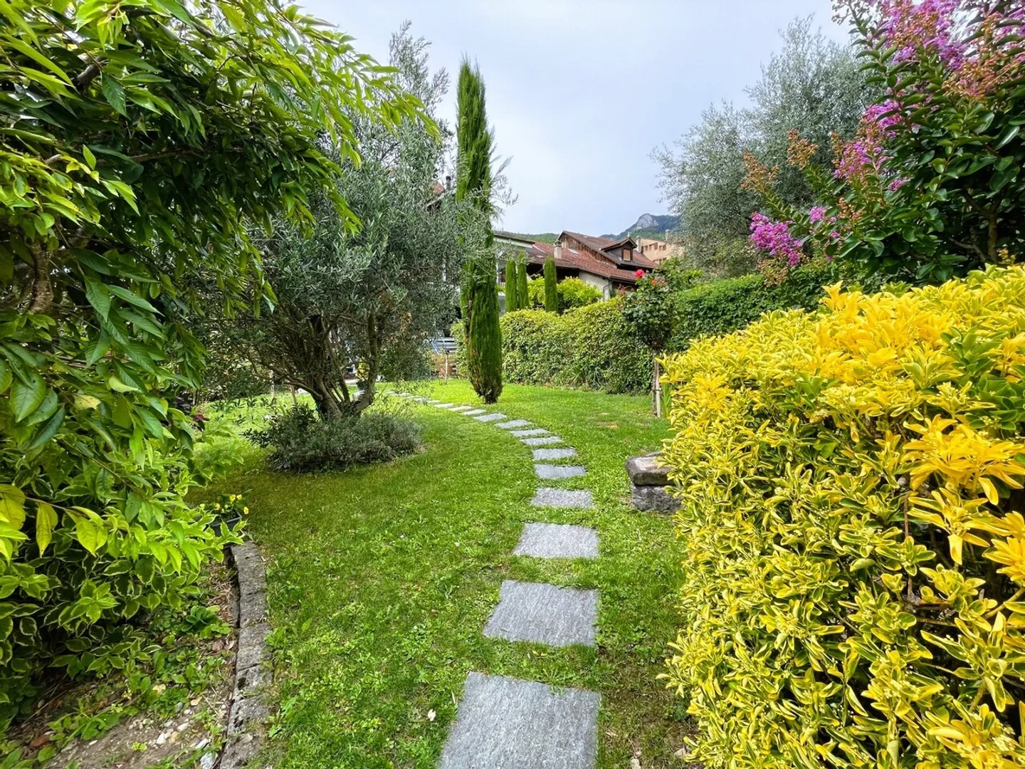 Grande appartamento affascinante con giardino di 5 stanze - Foto 2 di 22