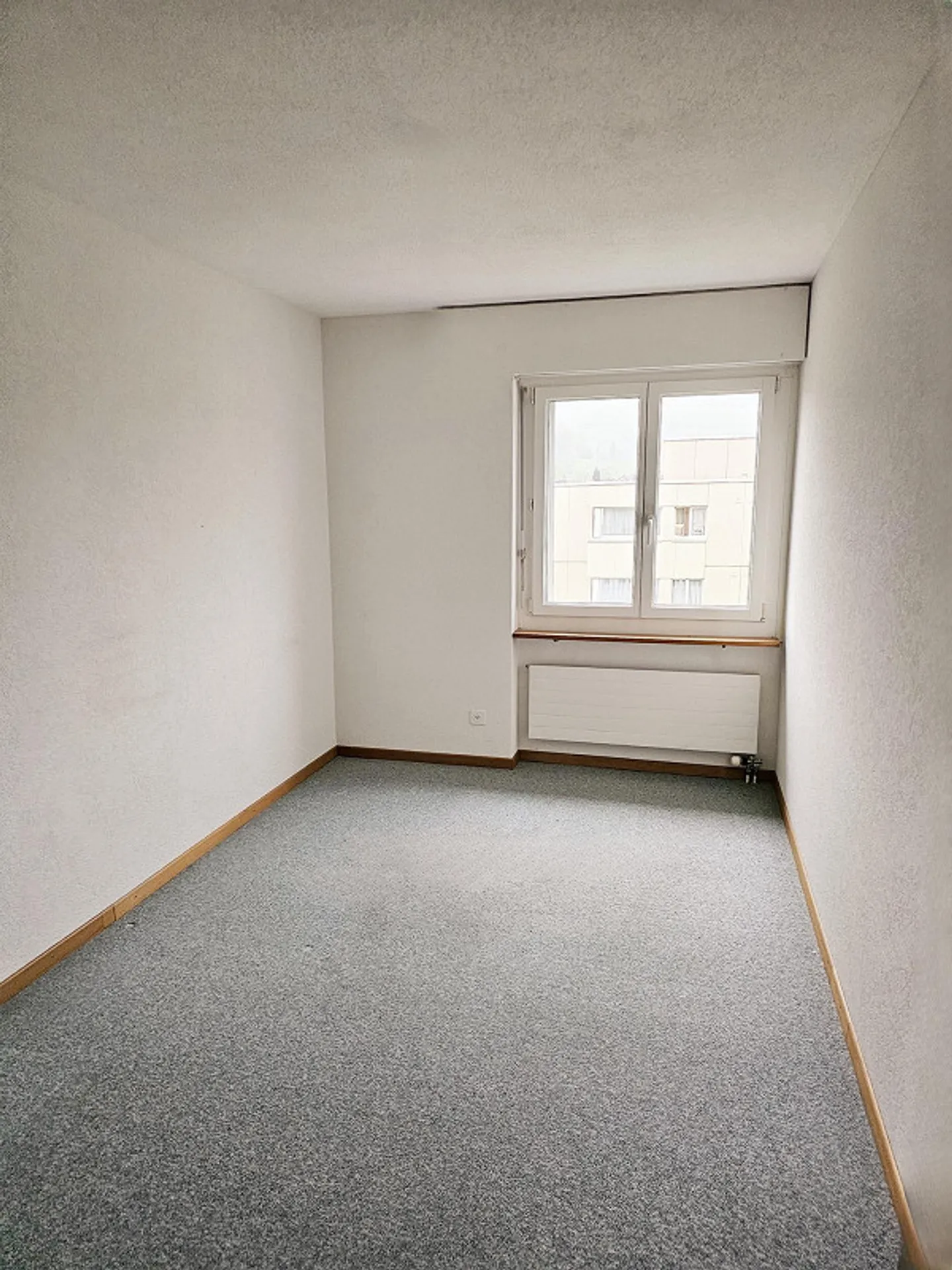 5.5-Room Apartment with Potential in a Quiet Location in St. Gallen-Winkeln - Photo 7 of 12