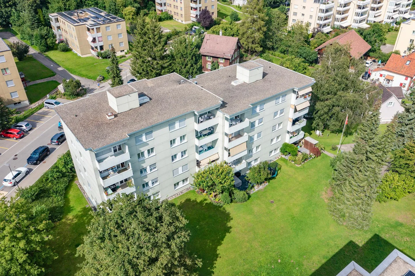 5.5-Room Apartment with Potential in a Quiet Location in St. Gallen-Winkeln - Photo 1 of 12