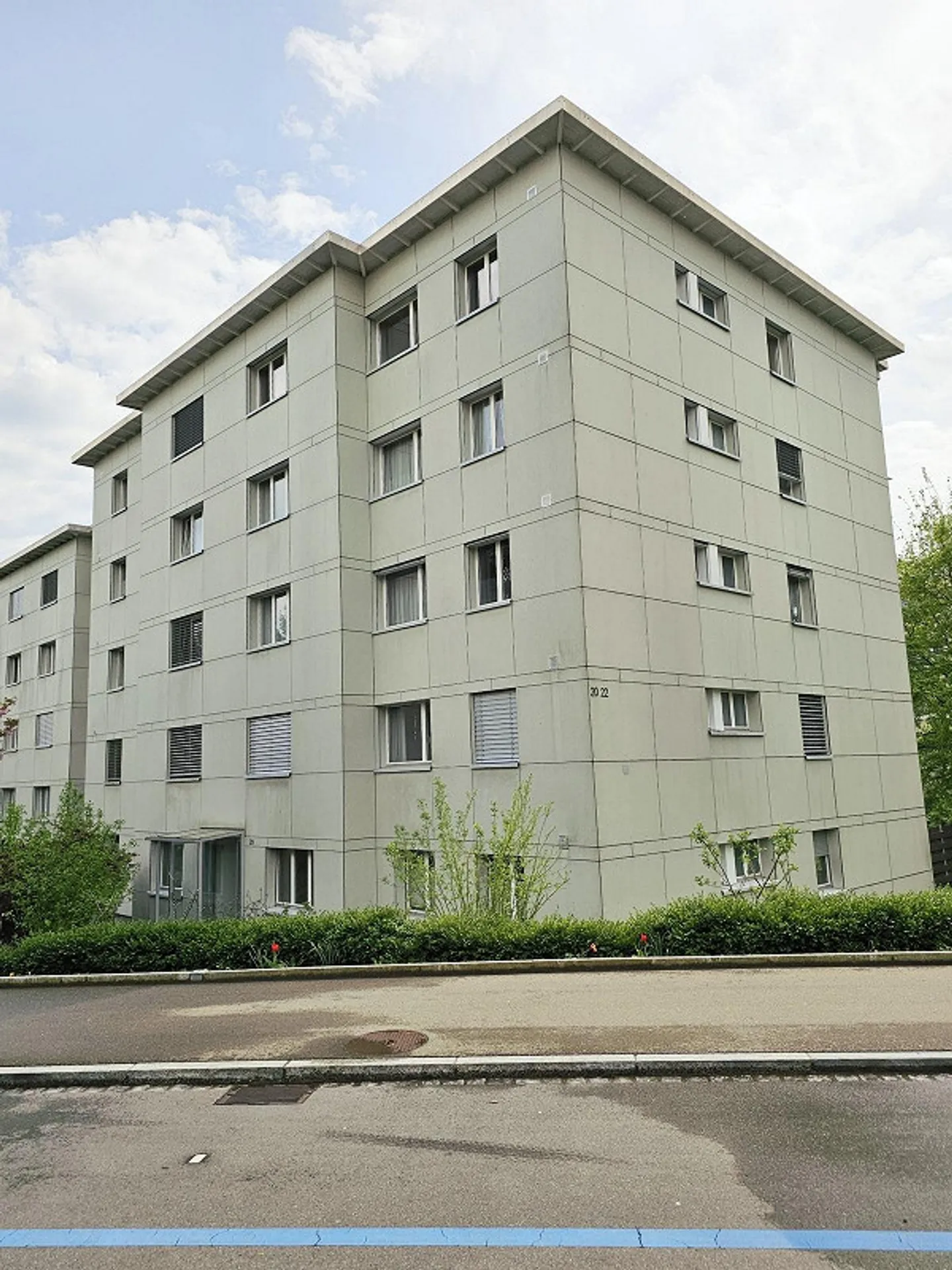 5.5-Room Apartment with Potential in a Quiet Location in St. Gallen-Winkeln - Photo 2 of 12