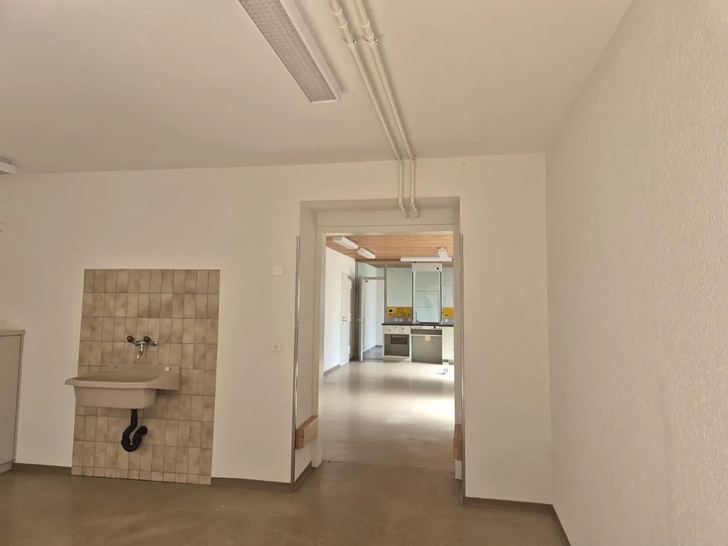 Atelier - Photo 2 of 6