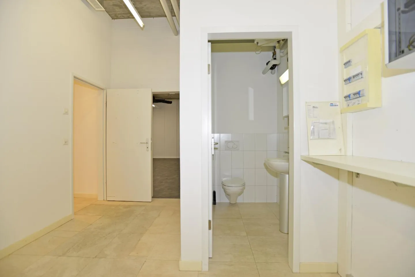 Votre nouveau emplacement au cœur de Wettingen ! - Photo 7 sur 8