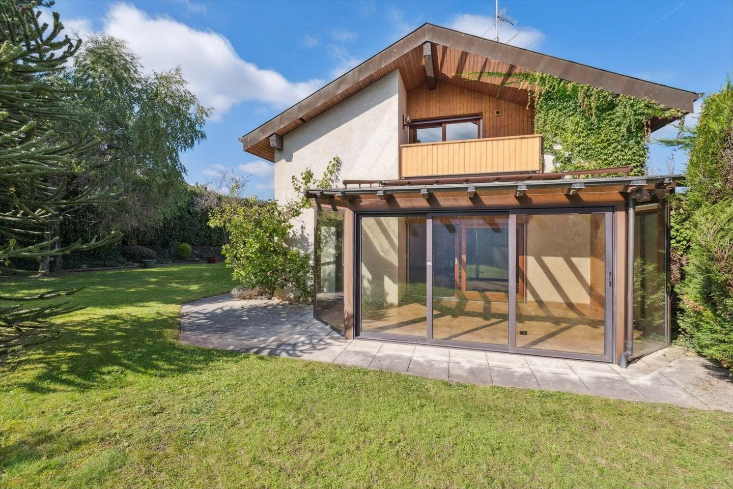 Casa indipendente e la sua annessa nel cuore del villaggio - Foto 2 di 13