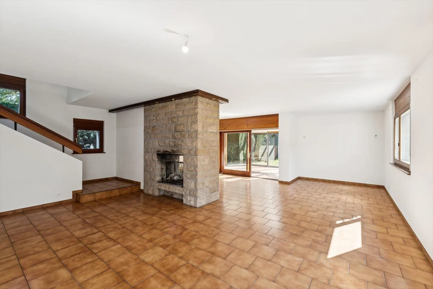 Casa indipendente e la sua annessa nel cuore del villaggio - Foto 8 di 13