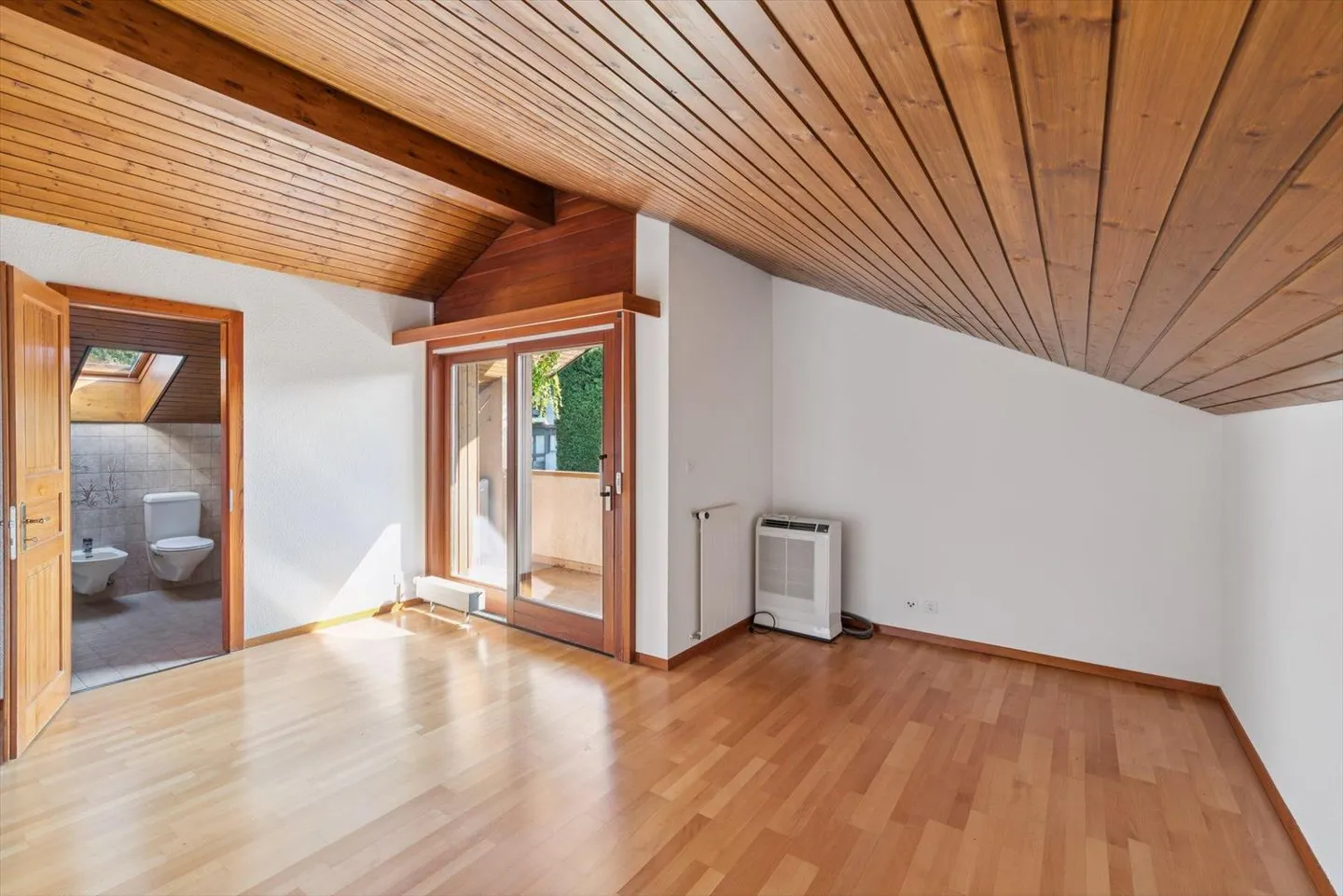 Casa indipendente e la sua annessa nel cuore del villaggio - Foto 10 di 13